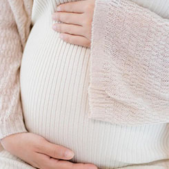 媒体认为，A🎂MD在蓬勃发展🇦🇹的AI芯片市场面🍣临的竞争压力日🤵✉